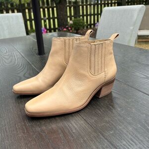 Lucky Brand Size 9 1/2 Leather Bootie
